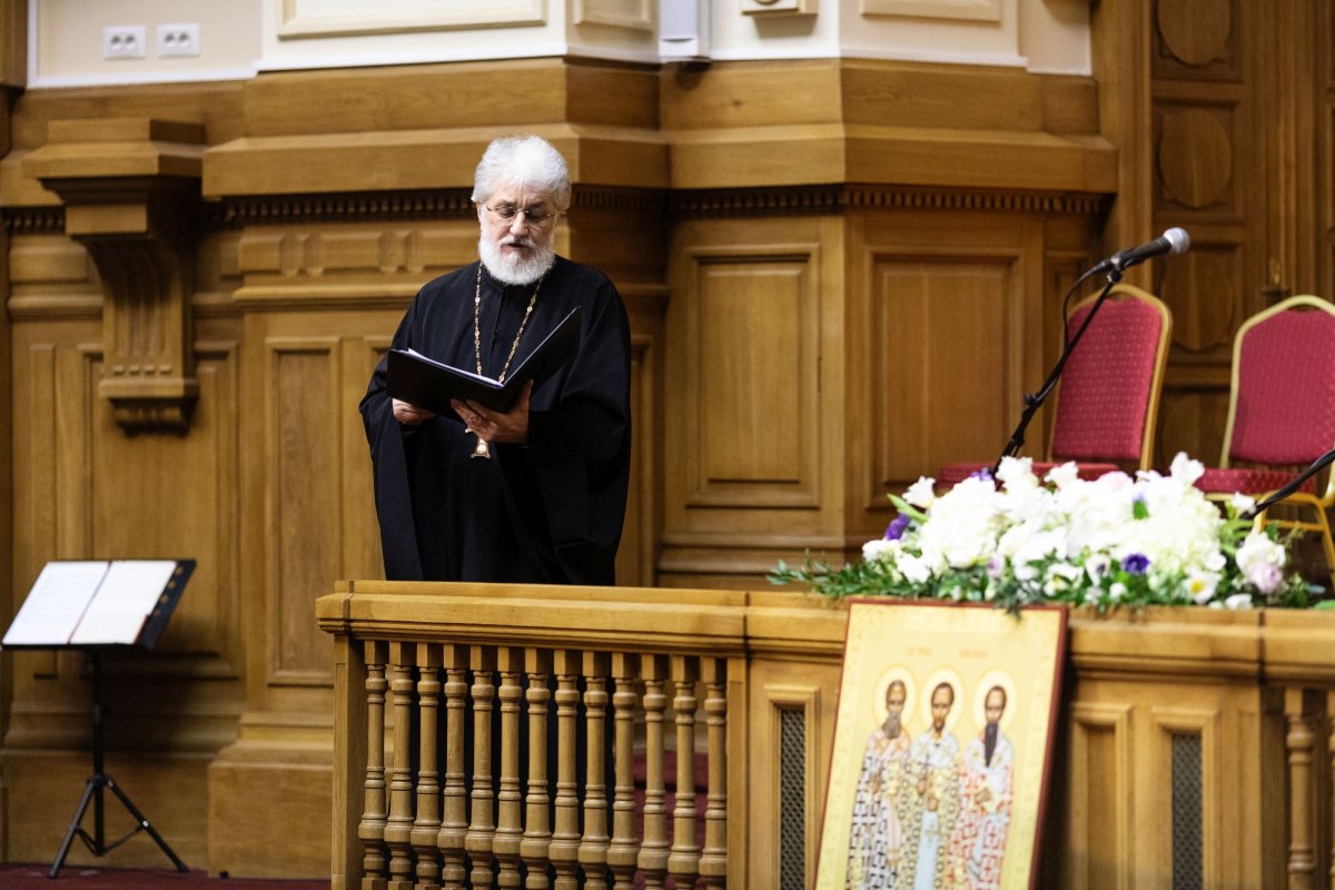 Eveniment artistic închinat Sfinților Trei Ierarhi la Palatul Patriarhiei 243307