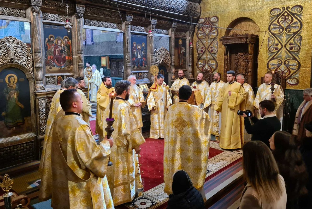 Sfinții Trei Ierarhi prăznuiți de școlile teologice clujene 243130