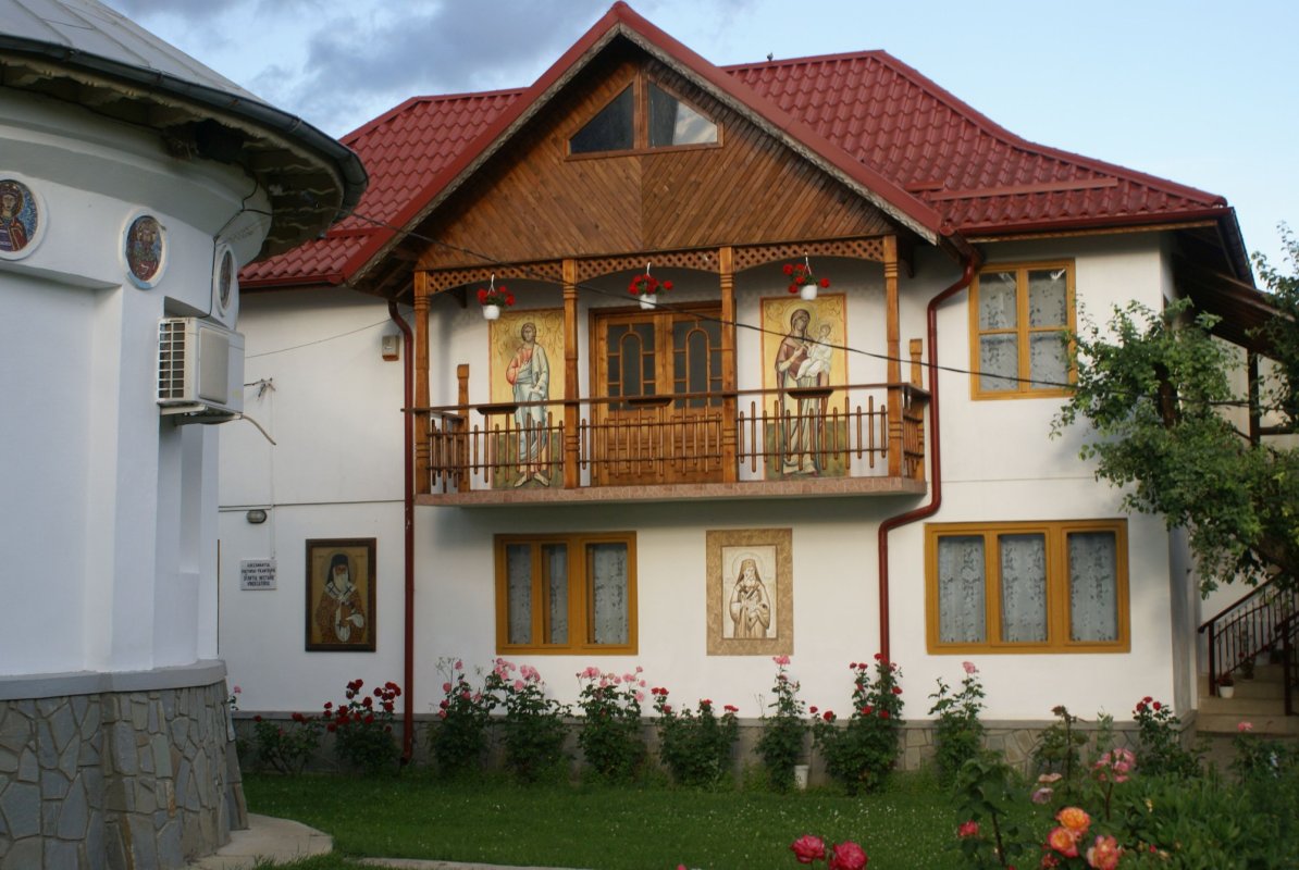 Cantine sociale în Arhiepiscopia Bucureştilor 243354