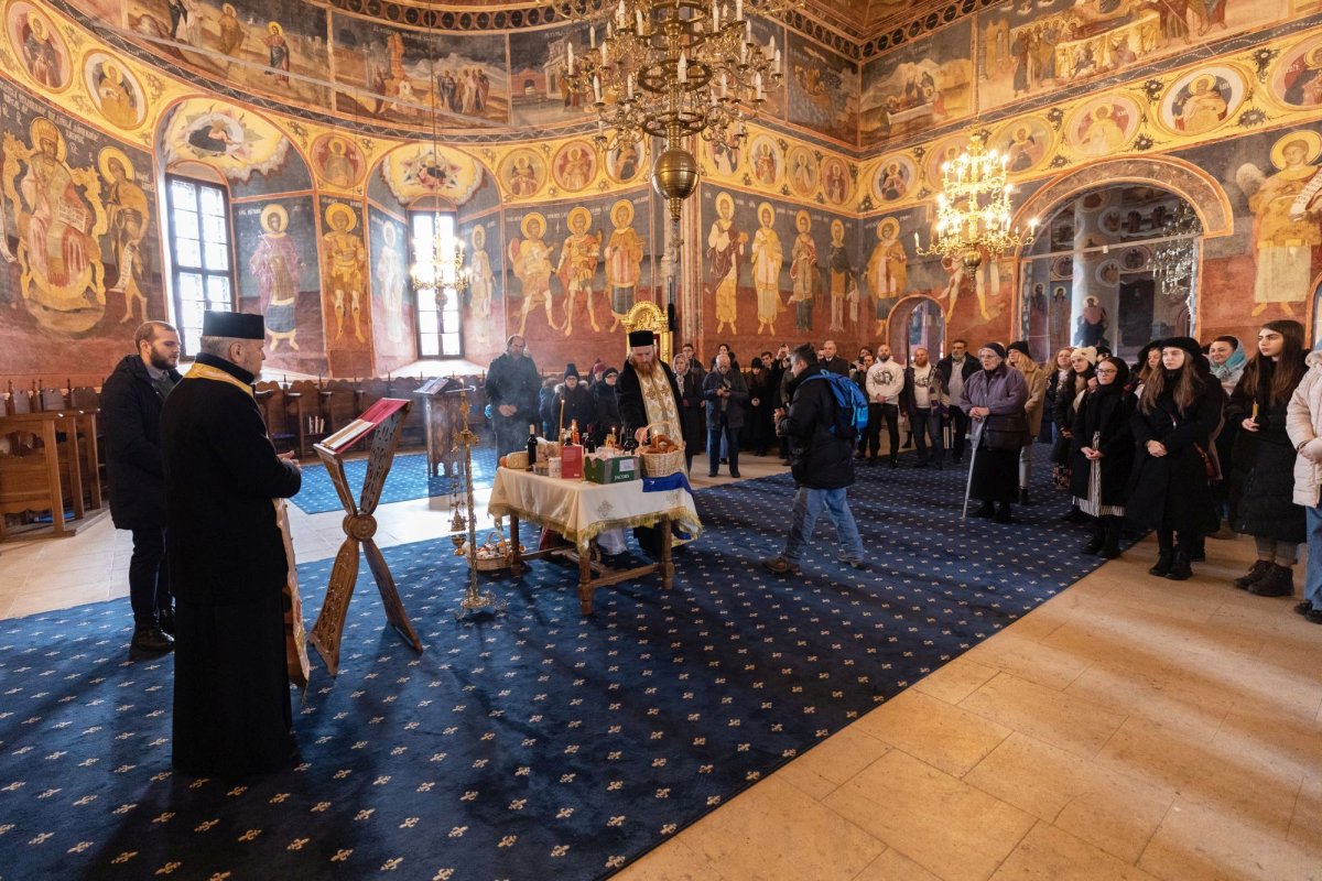 Pomenirea scriitorului Ioan Ianolide la Mănăstirea Cernica 243673