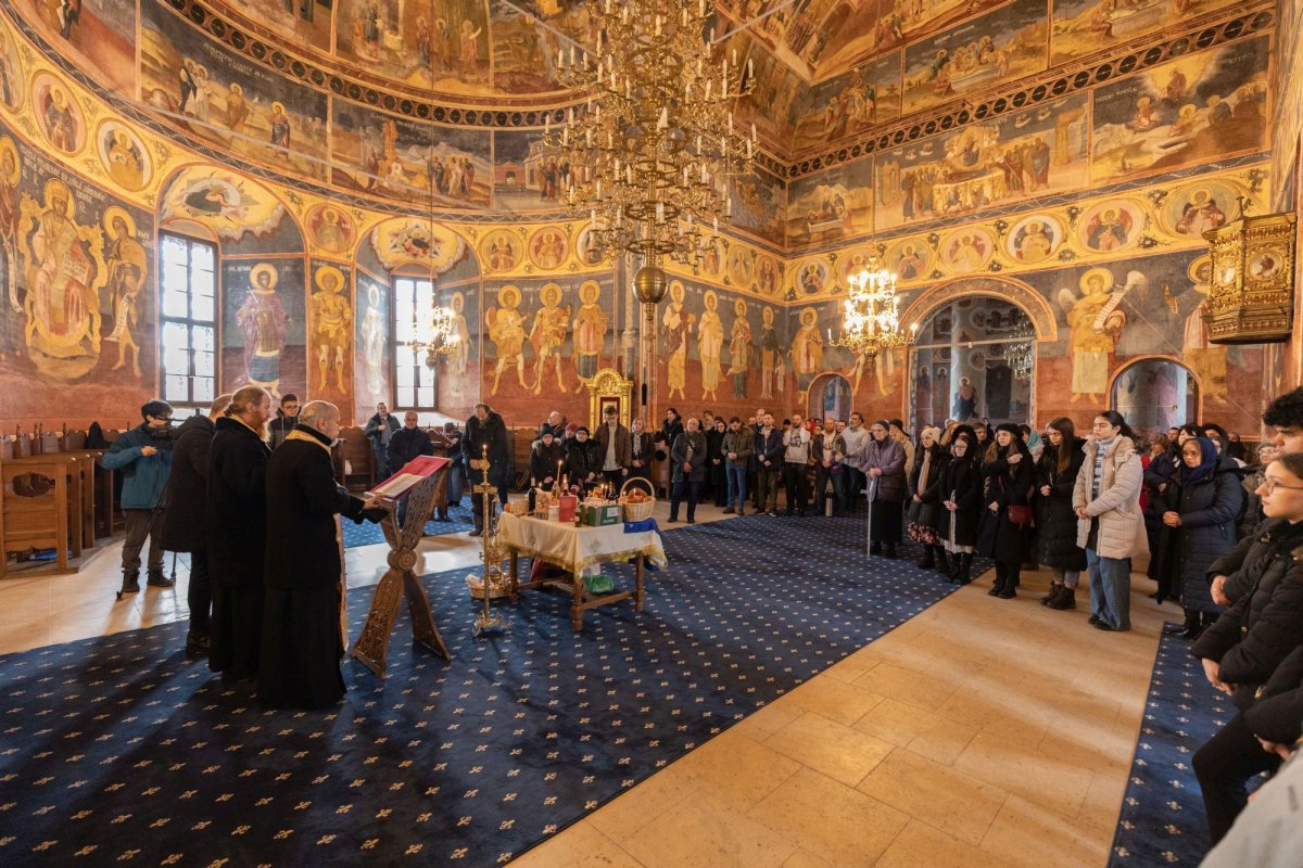 Pomenirea scriitorului Ioan Ianolide la Mănăstirea Cernica 243678