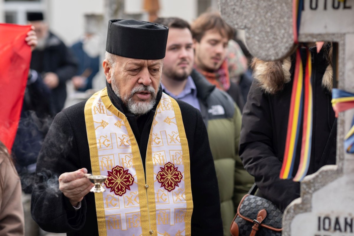 Pomenirea scriitorului Ioan Ianolide la Mănăstirea Cernica 243683