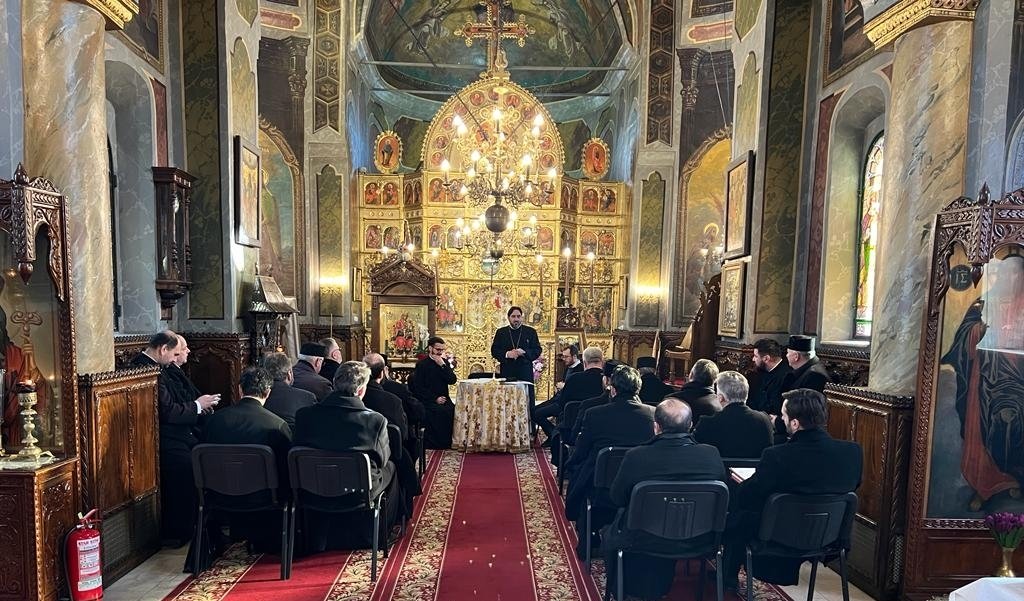 Întrunire a preoţilor parohi în Capitală 243955