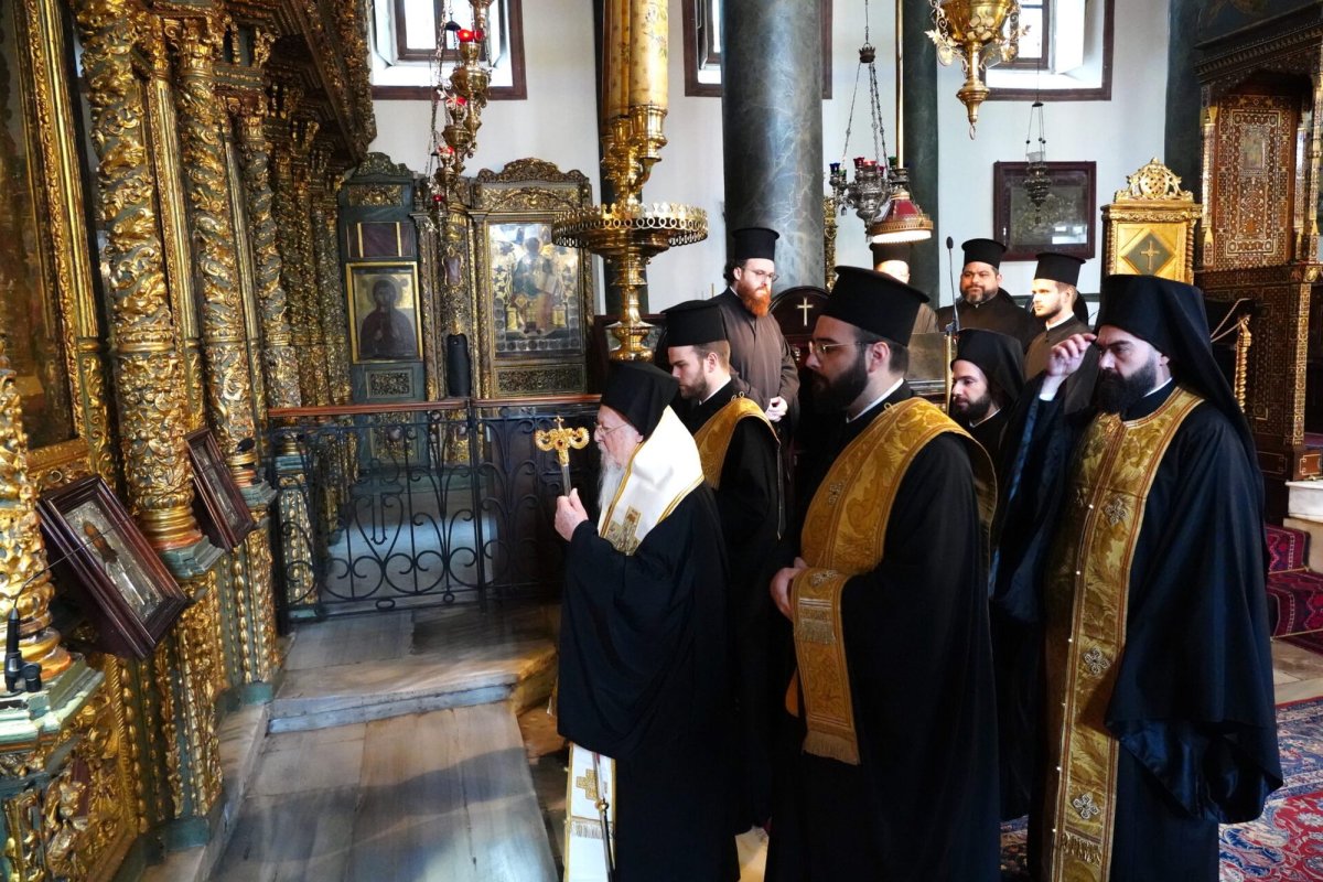 Mitropolitul Ioan Zizioulas a fost înmormântat la Atena 243874