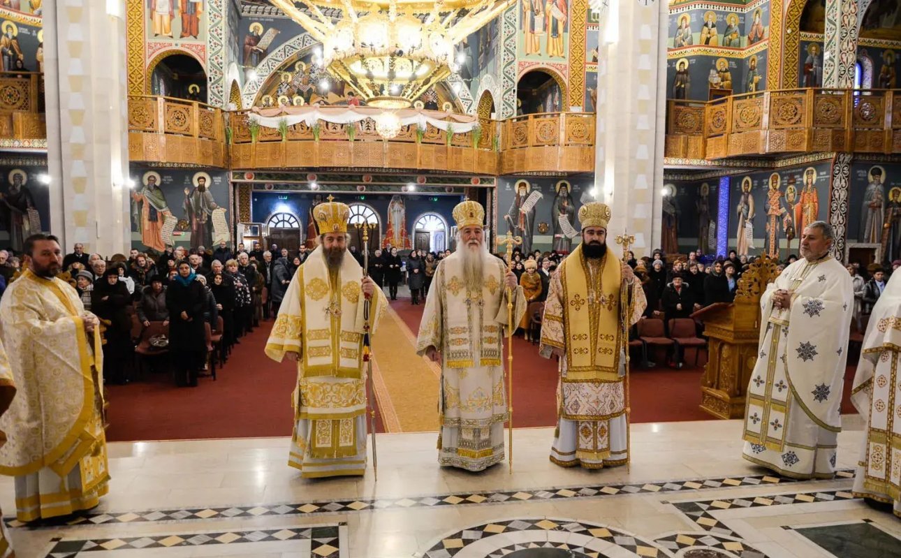 Târnosirea Bisericii „Sfântul Ierarh Nicolae” din Hășdat, Hunedoara 243943