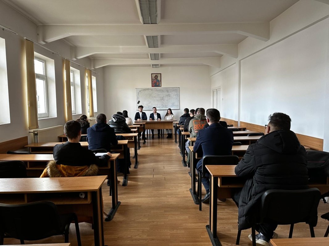 Evenimente bisericești dedicate tinerilor în Arhiepiscopia Târgoviștei 244131