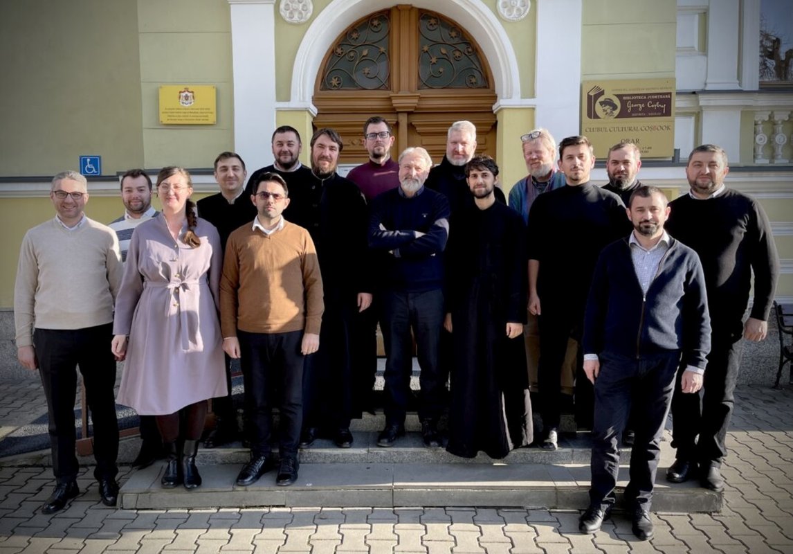 Întâlnire de formare a clericilor implicați în activitățile cu tinerii 244566