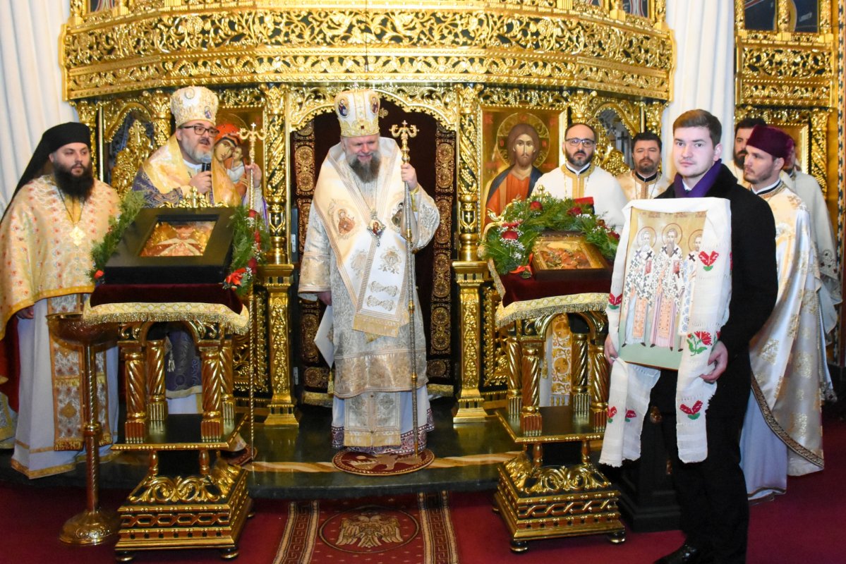 Mitropolitul român al celor două Americi la o biserică din Giurgiu 244667