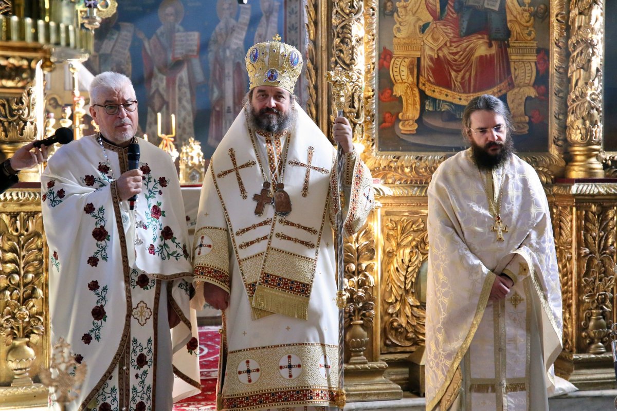 Slujbă arhierească la Biserica „Sfinții Apostoli Petru și Pavel”-Bărboi 244604