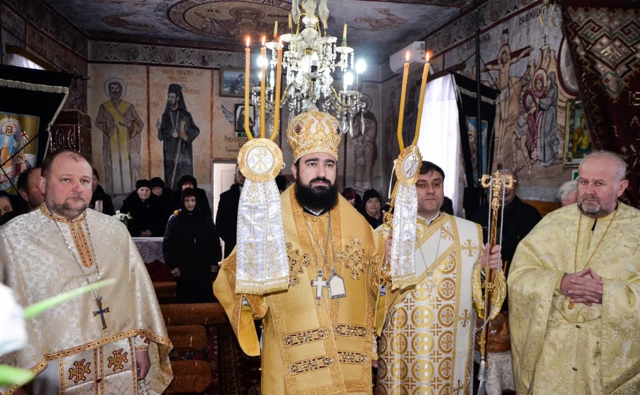 Binecuvântare arhierească în Parohia Sălașu de Sus, Hunedoara 244689