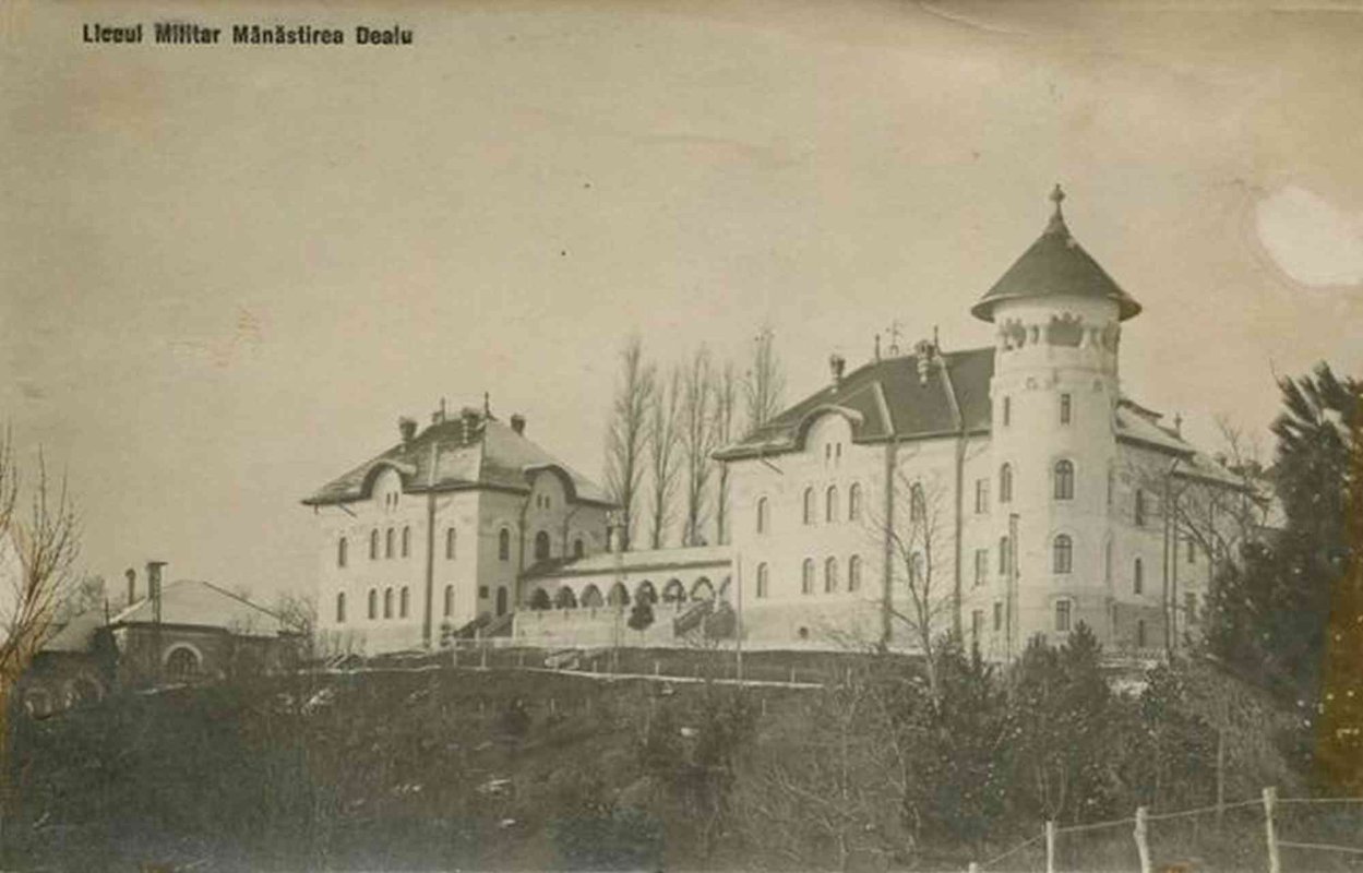 Expoziţie dedicată ziaristului Mircea Carp la un secol de viaţă  244643