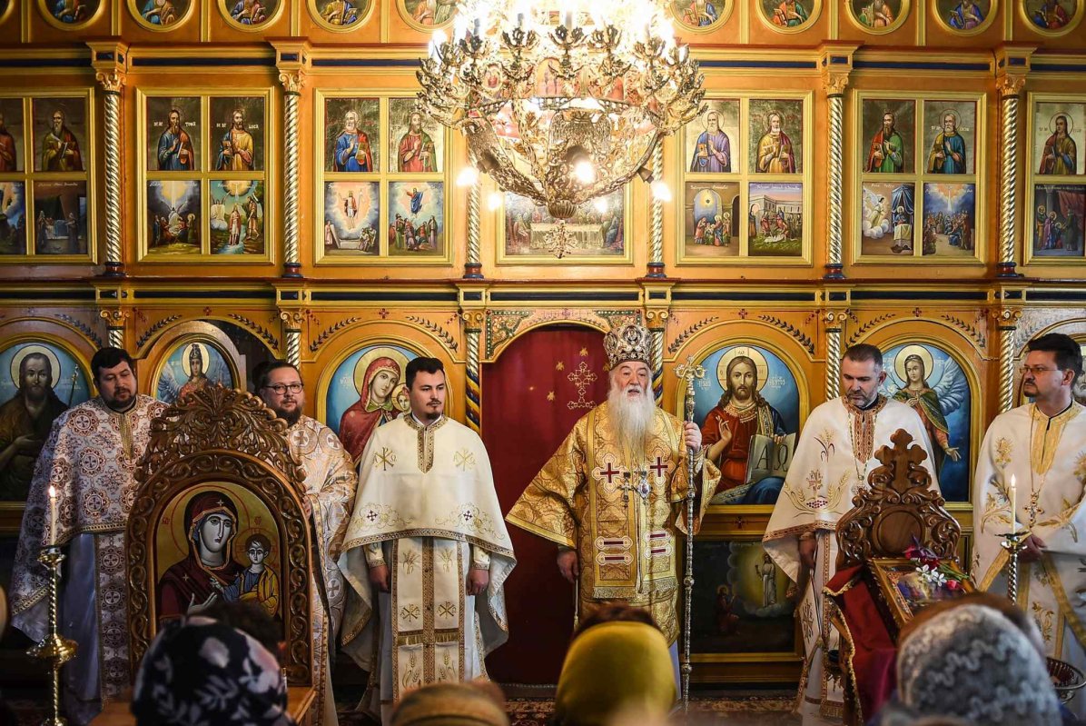 Instalare de preot într‑o parohie mehedințeană 244711