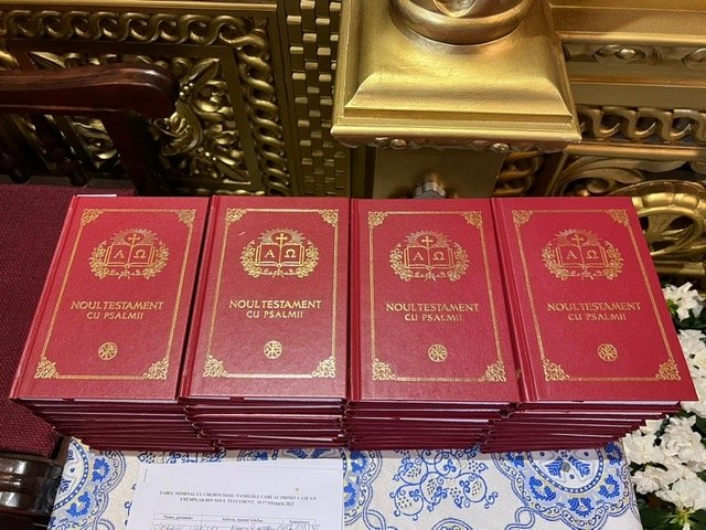 Noul Testament cu Psalmii oferit gratuit  de o parohie românească din Germania 244794