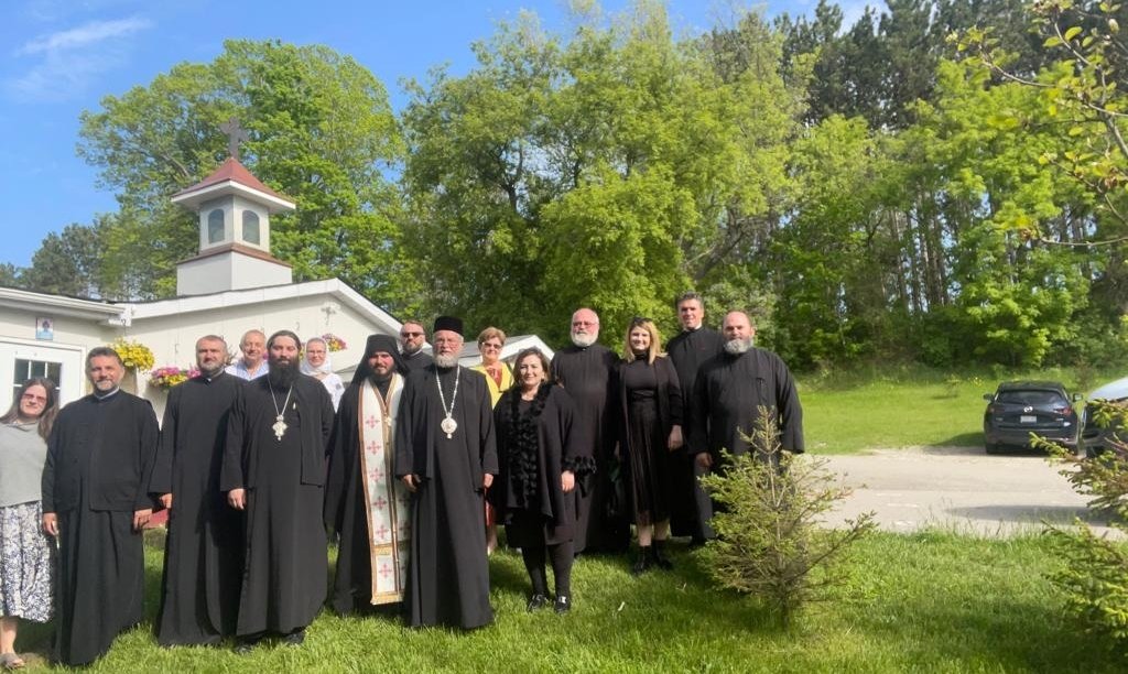 Pavilion multifuncțional pentru Mănăstirea „Sfânta Cruce” din Canada 244800