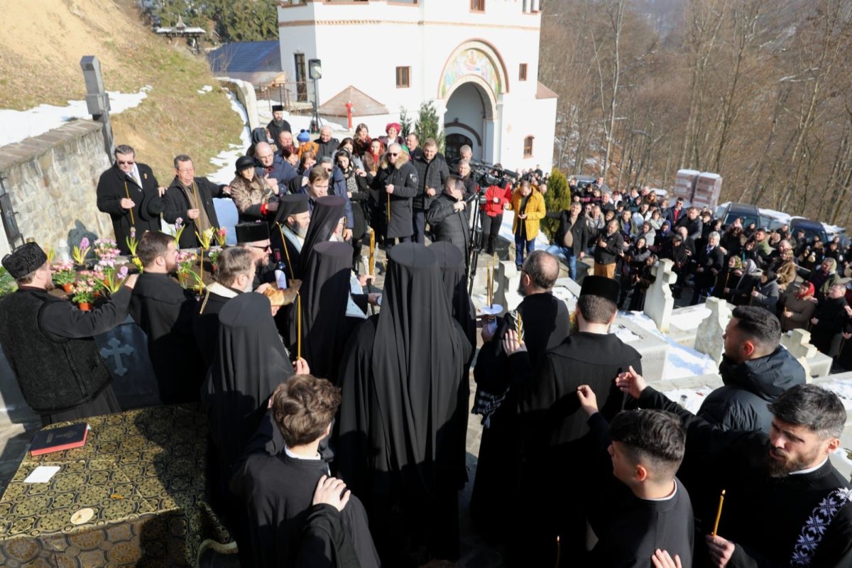 Pomenirea arhimandritului Serafim Man la Mănăstirea Rohia 244694