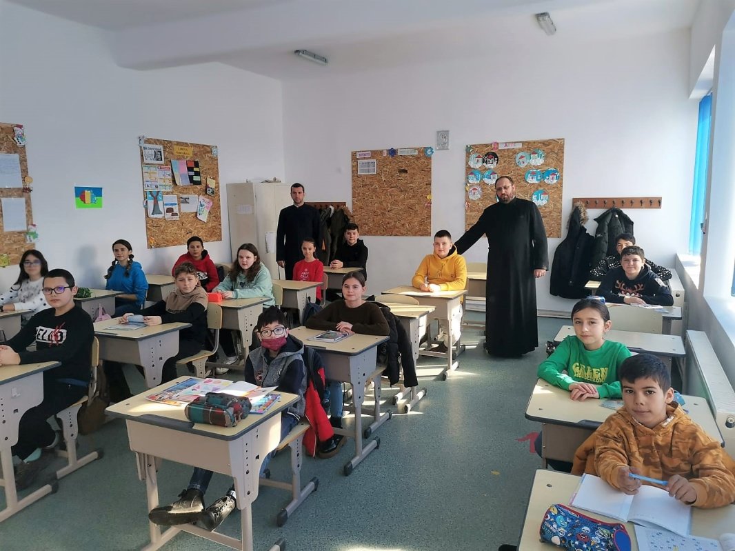 Tineri din Eparhia Târgoviștei la concursul național catehetic 2023 244712