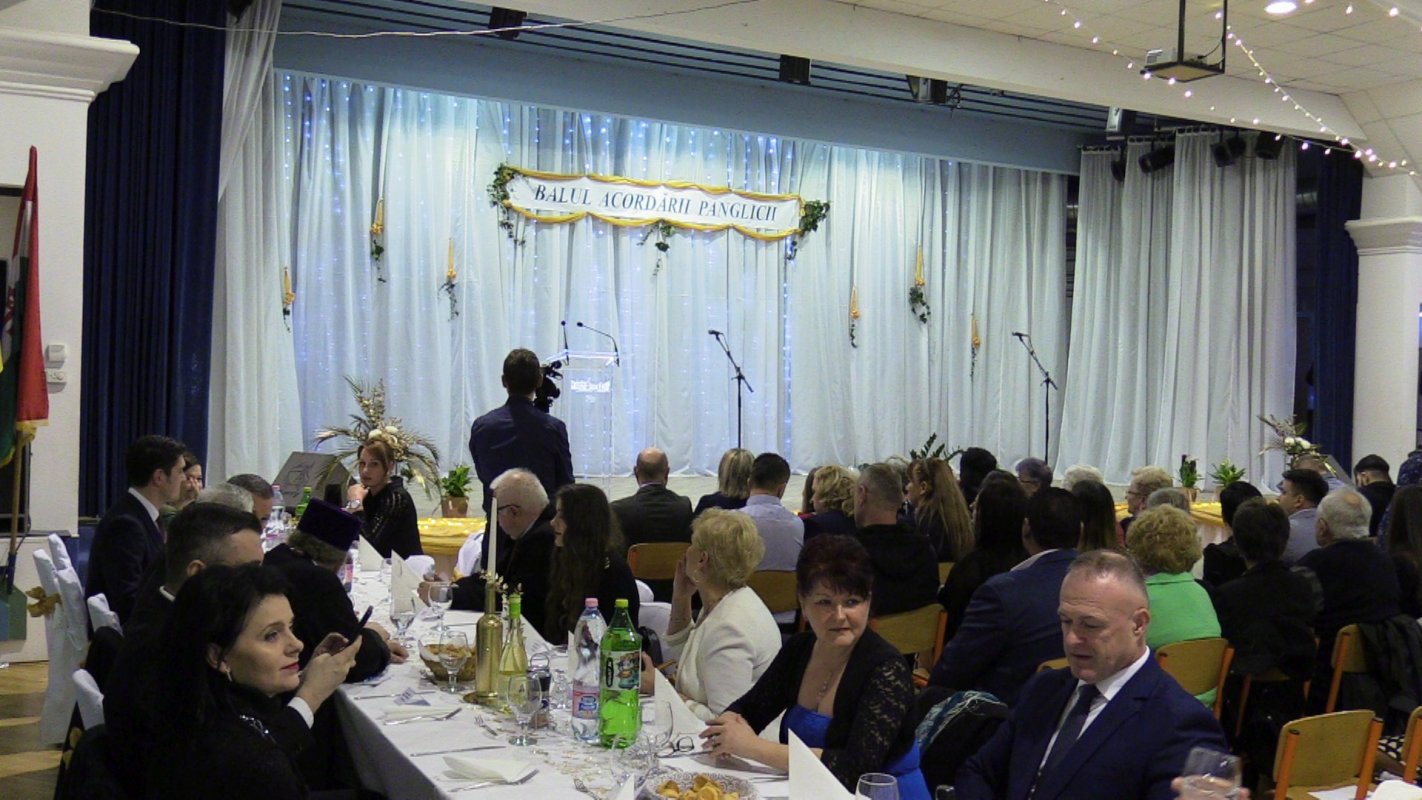 Balul absolvenților la Liceul Românesc din Giula 244866