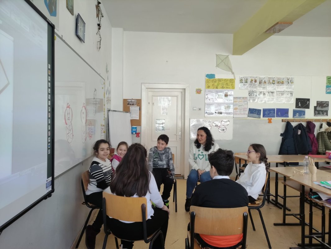 Noi activități în cadrul proiectului „Solidari cu copiii singuri acasă” 244838