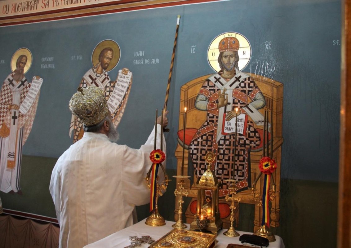 Târnosirea capelei Colegiului Naţional Militar „Mihai Viteazul” din Alba Iulia 244828