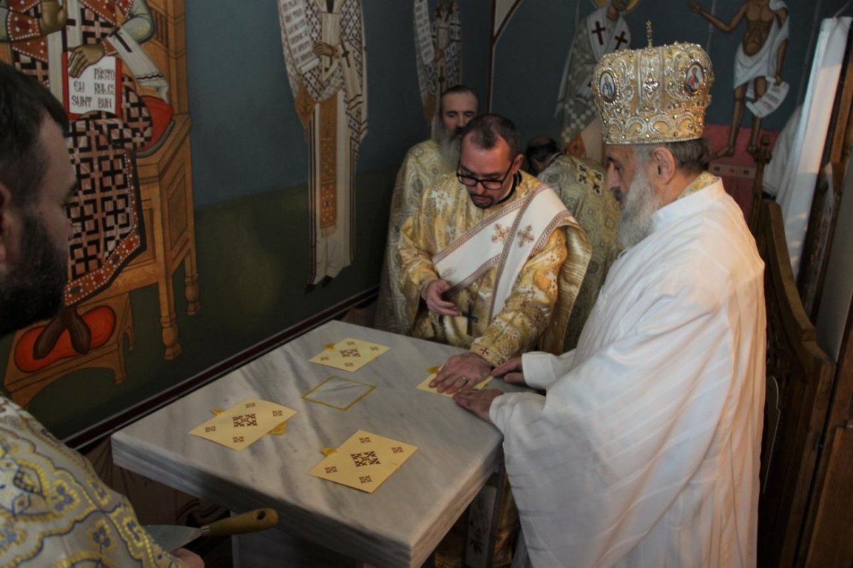 Târnosirea capelei Colegiului Naţional Militar „Mihai Viteazul” din Alba Iulia 244829