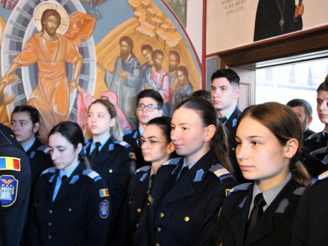 Târnosirea capelei Colegiului Naţional Militar „Mihai Viteazul” din Alba Iulia 244836