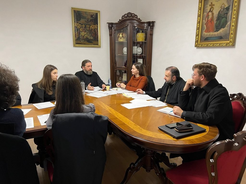 Proiectele destinate tinerilor în dezbatere la Centrul eparhial din Caransebeș 244915