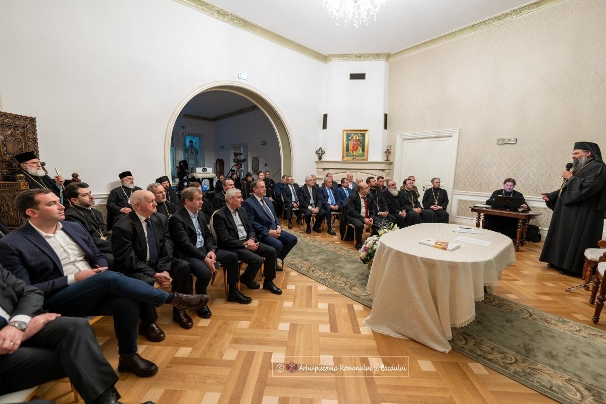 Adunarea eparhială a Arhiepiscopiei Romanului și Bacăului 244993