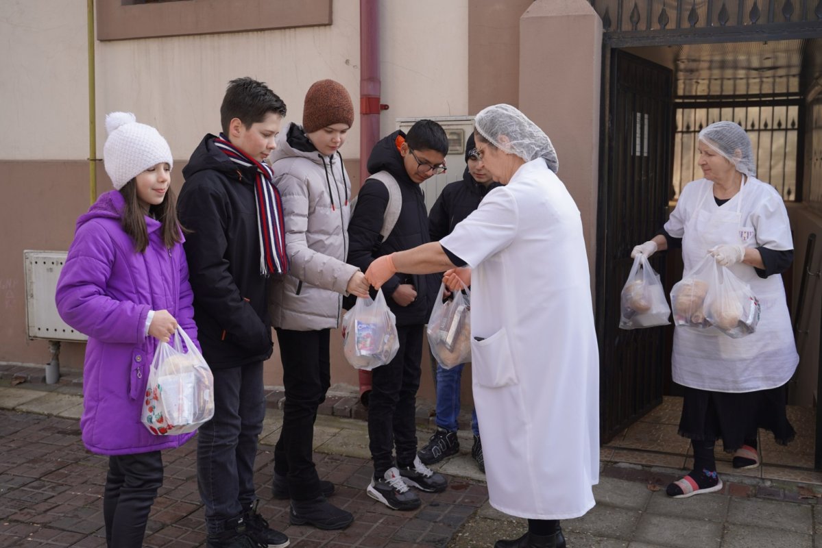 Activităţi de ajutorare a persoanelor vârstnice la Brăila 245049