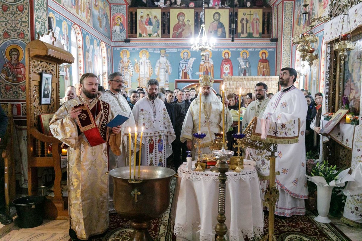 Liturghie baptismală în Parohia Frenciugi 245144