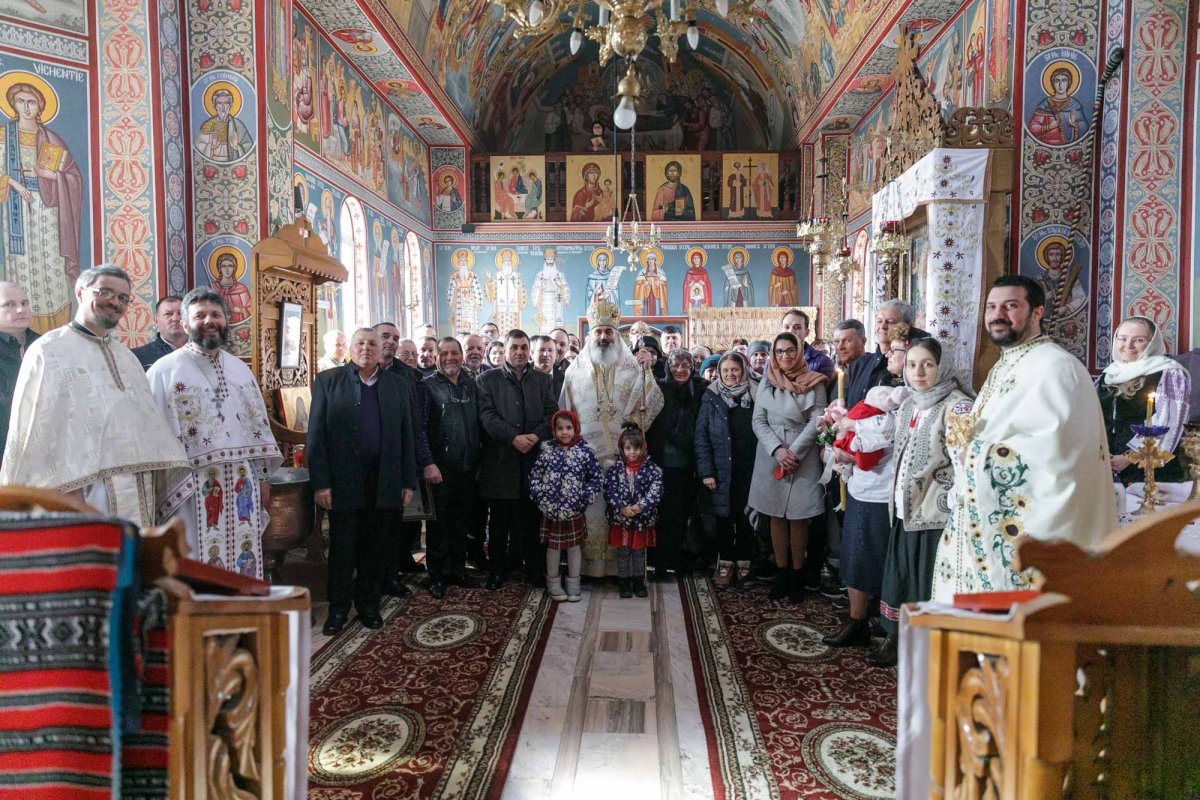 Liturghie baptismală în Parohia Frenciugi 245146