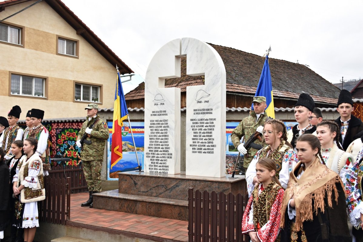 Sfințirea Monumentului Eroilor din Sebiș, Bistriţa‑Năsaud 245138