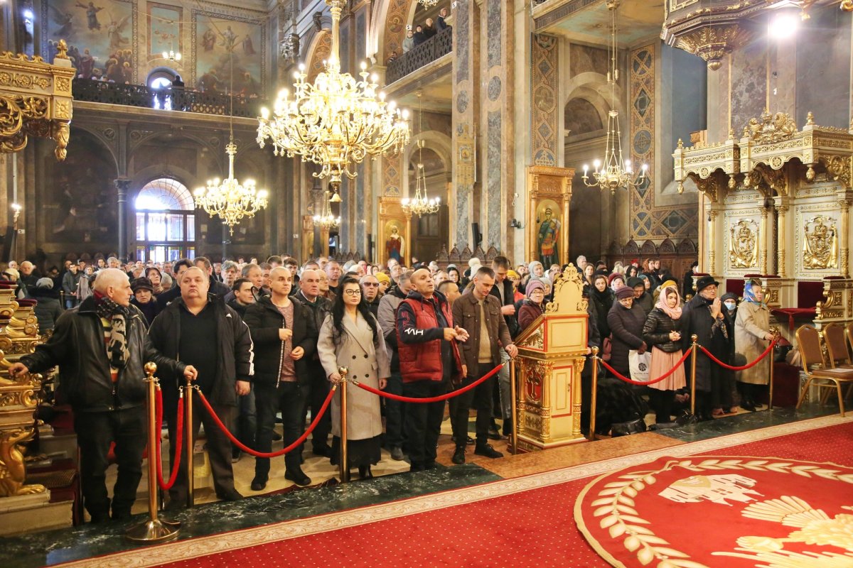 Slujire a Preasfințitului Părinte Ioan Casian la Catedrala Mitropolitană din Iași 245148