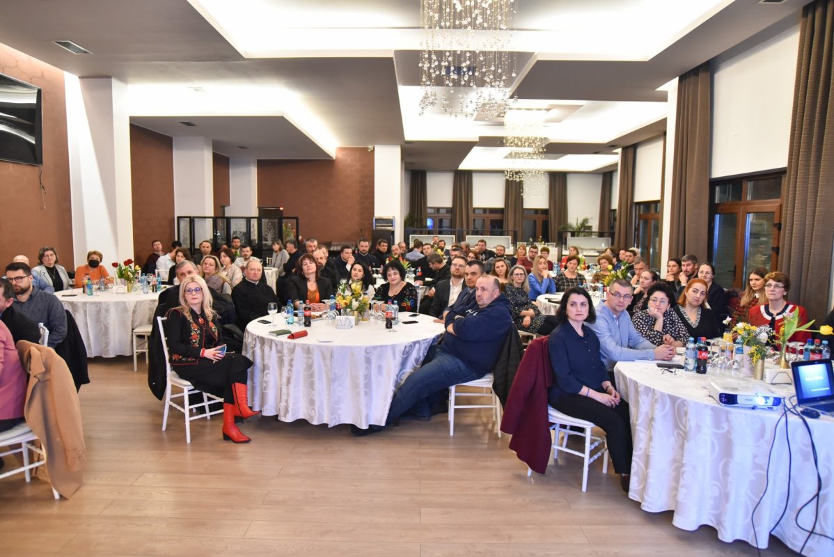 Bucuria comuniunii pentru profesorii de religie din Vrancea 245294