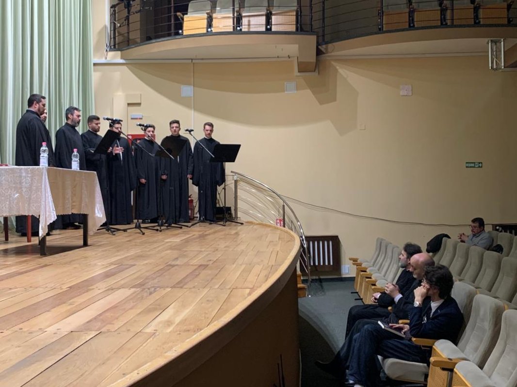 Conferința „Complexitatea lumii și prezența Duhului Sfânt în creație”, la Pitești  245308