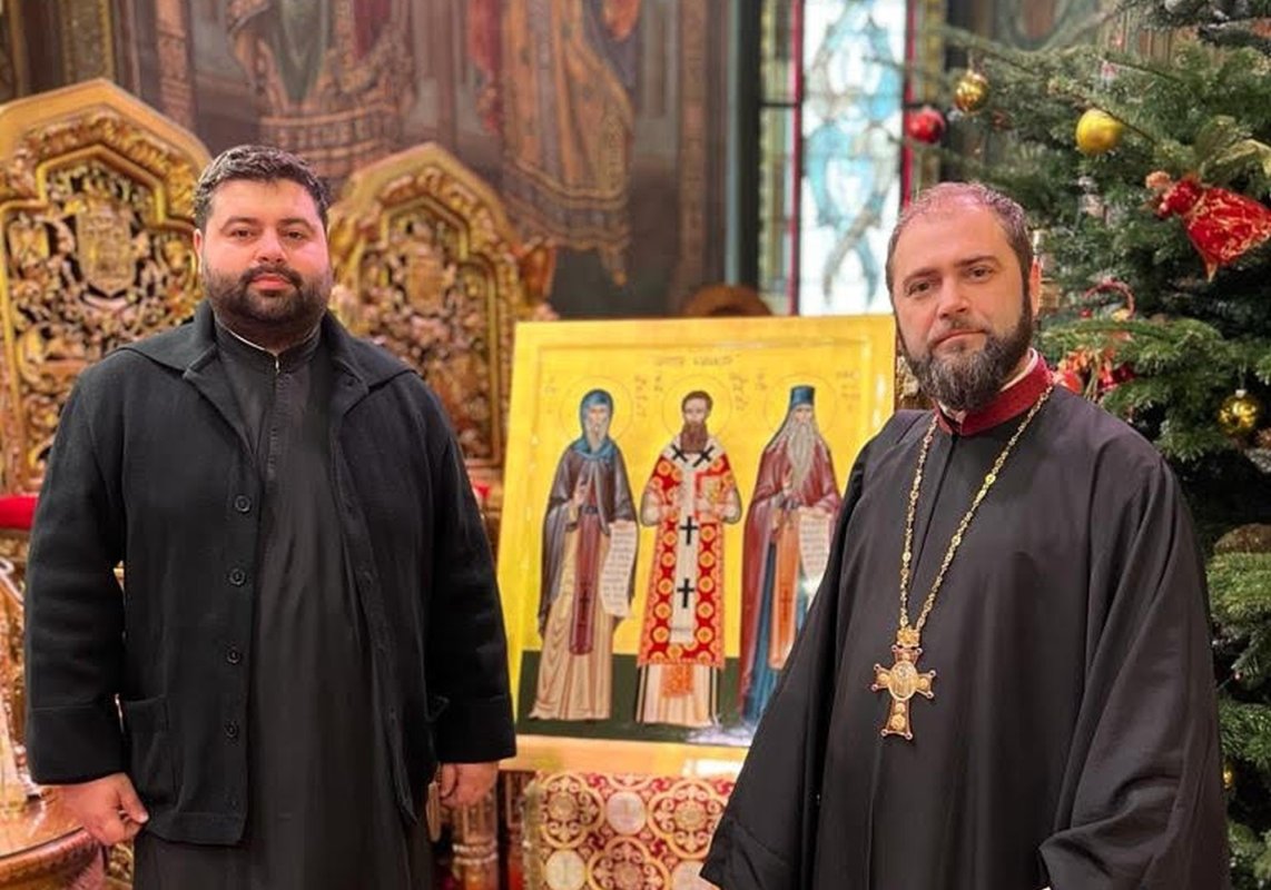 „Petreceam nenumărate ore în sala de meditații pentru a studia neumele bizantine” 245249