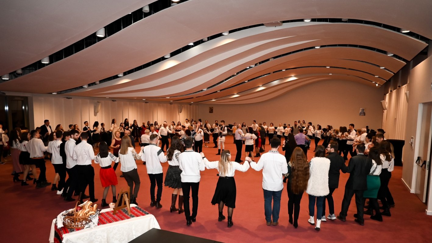 Spectacolul caritabil „O seară românească”, organizat de ASCOR Iași 245274