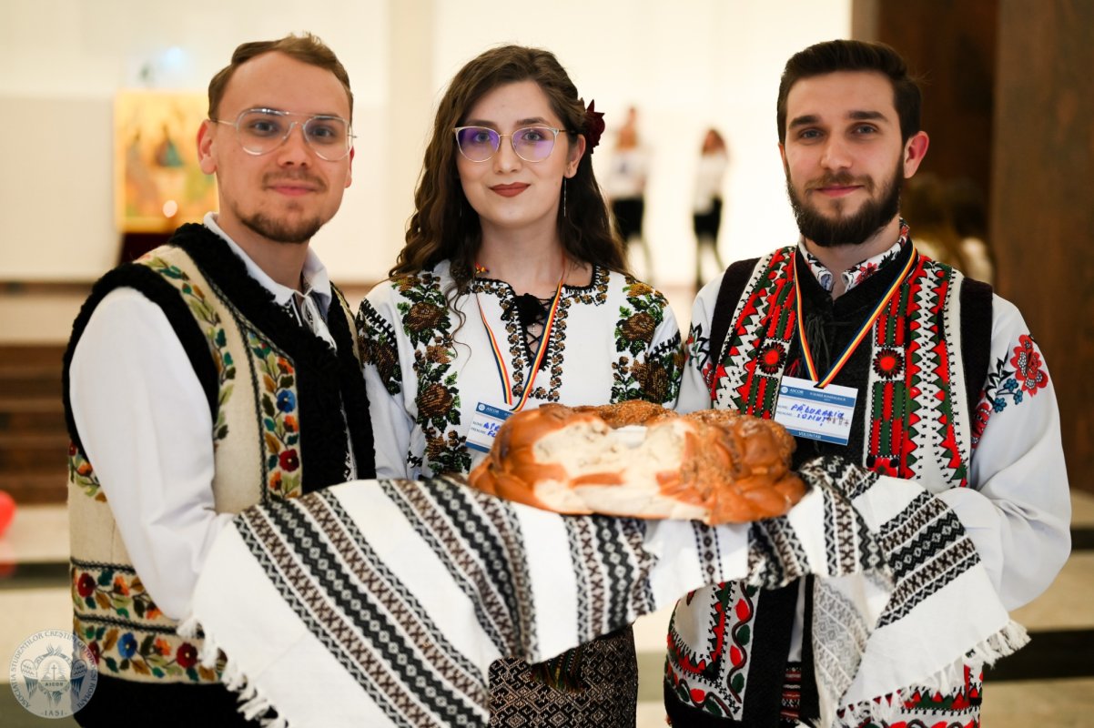 Spectacolul caritabil „O seară românească”, organizat de ASCOR Iași 245276