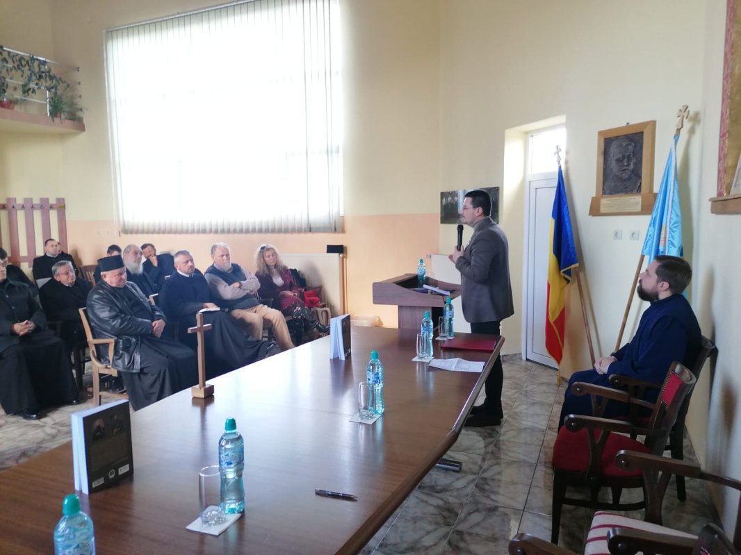 Conferinţă comemorativă a preotului martir Aurel Munteanu la Huedin 245365