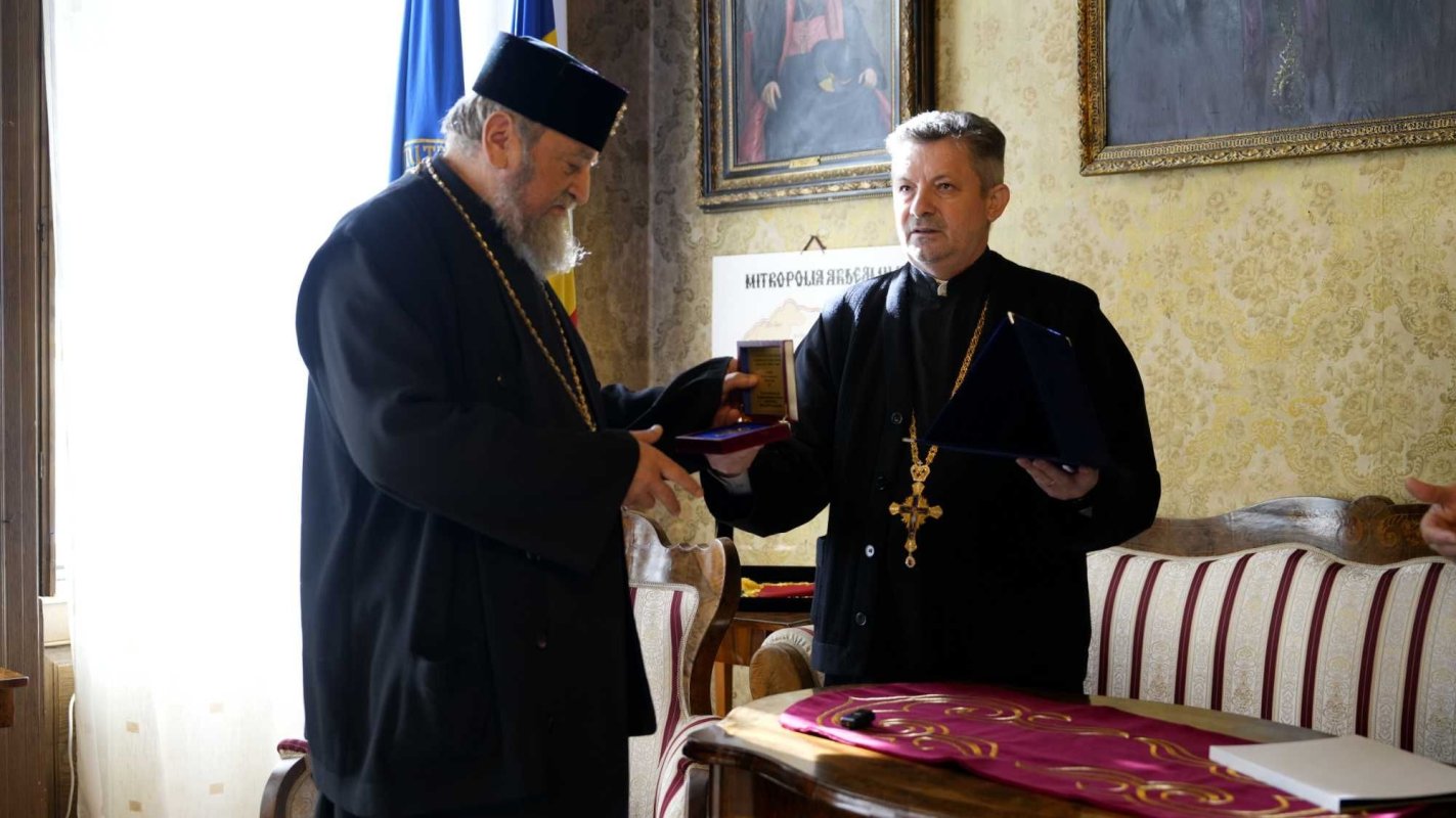 Medalie și diplome aniversare pentru Înaltpreasfințitul Mitropolit Laurențiu 245371