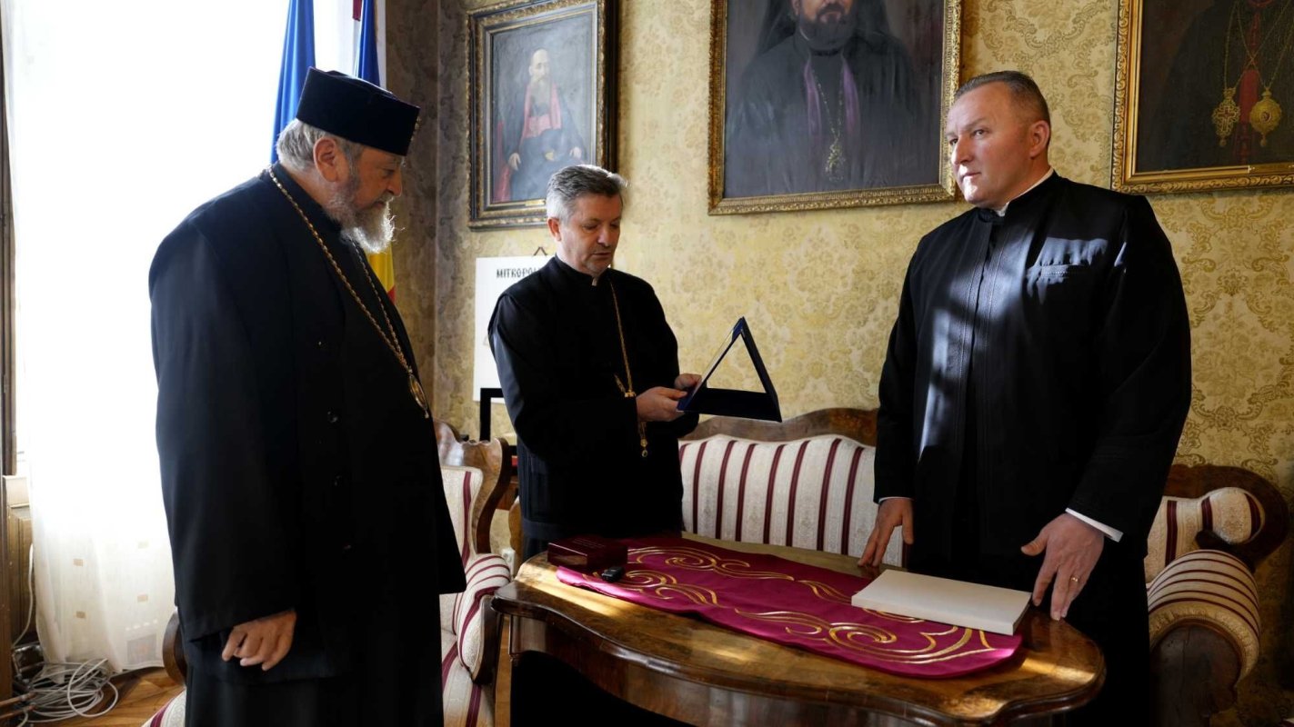 Medalie și diplome aniversare pentru Înaltpreasfințitul Mitropolit Laurențiu 245372