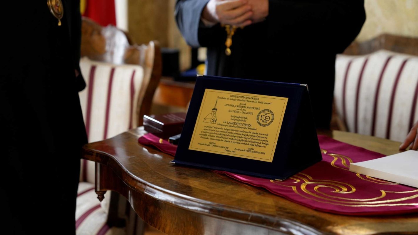 Medalie și diplome aniversare pentru Înaltpreasfințitul Mitropolit Laurențiu 245373