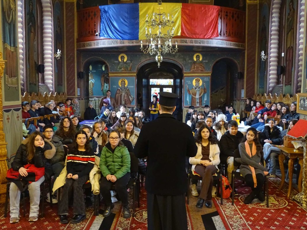Seară duhovnicească la o biserică din Oltenița  245409