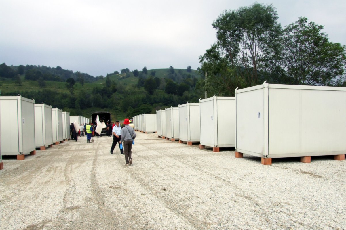 Aninoasa: 11 blocuri ar trebui evacuate 245504