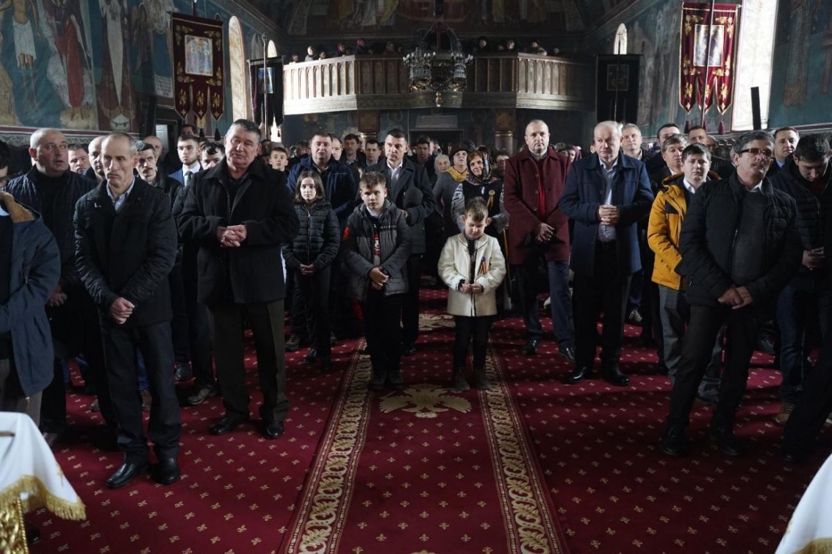 „Creștinul evlavios privește Postul Mare ca pe o școală a pocăinței, ca pe un urcuș spre Sfintele Paști” 245674