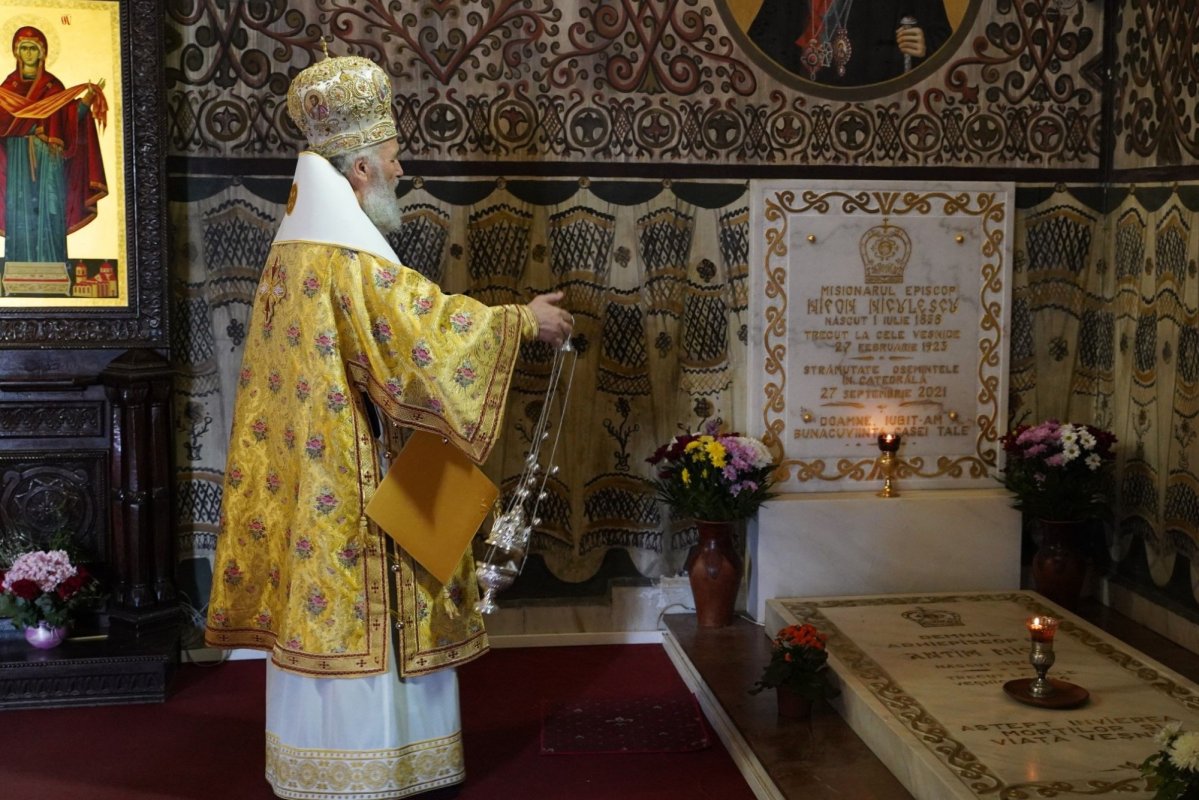 Episcopul Nifon Niculescu pomenit în catedrala din Galaţi 245726