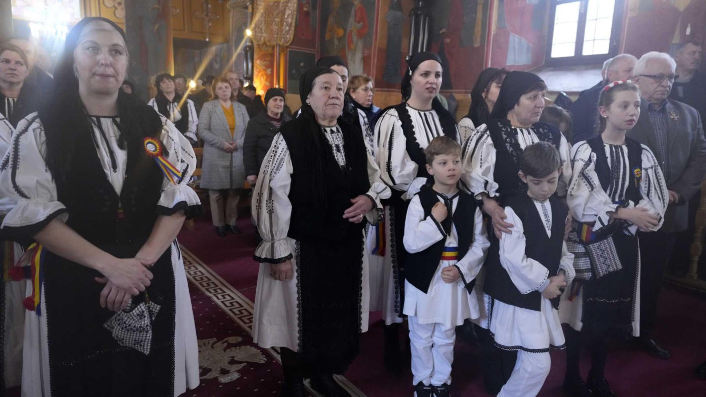 Binecuvântare arhierească în Parohia Poplaca, județul Sibiu 245853