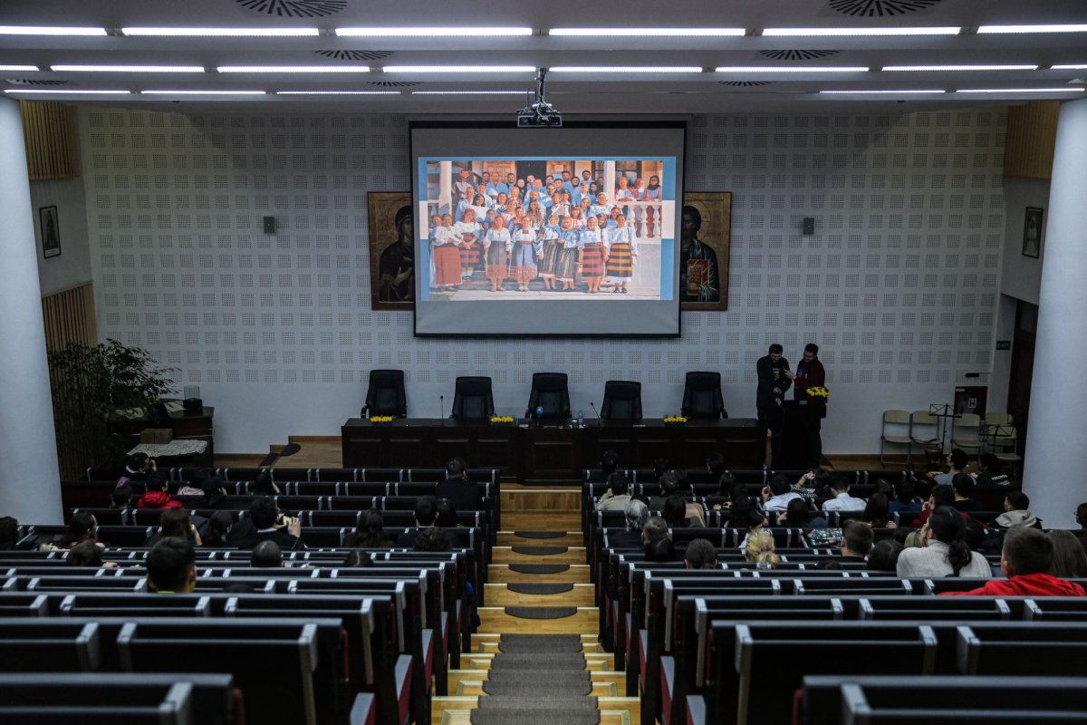 10 ani de la înființarea Asociației Tinerilor Creștini Ortodocşi Români (ATCOR) Cluj 245936