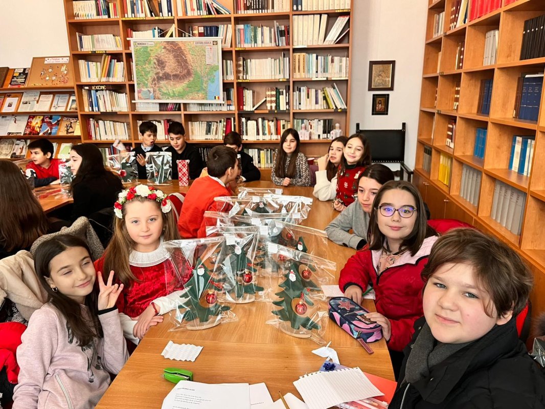 Lucrarea catehetică în Episcopia Italiei, temelie a vieții duhovnicești 246091