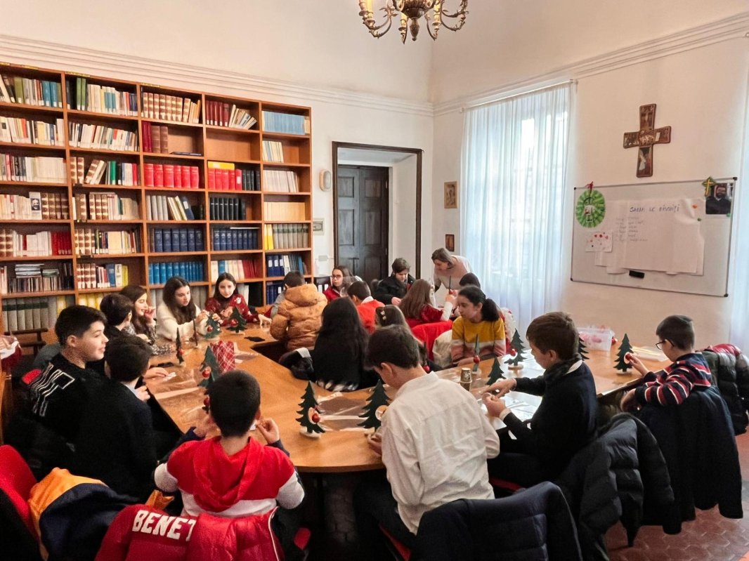 Lucrarea catehetică în Episcopia Italiei, temelie a vieții duhovnicești 246092