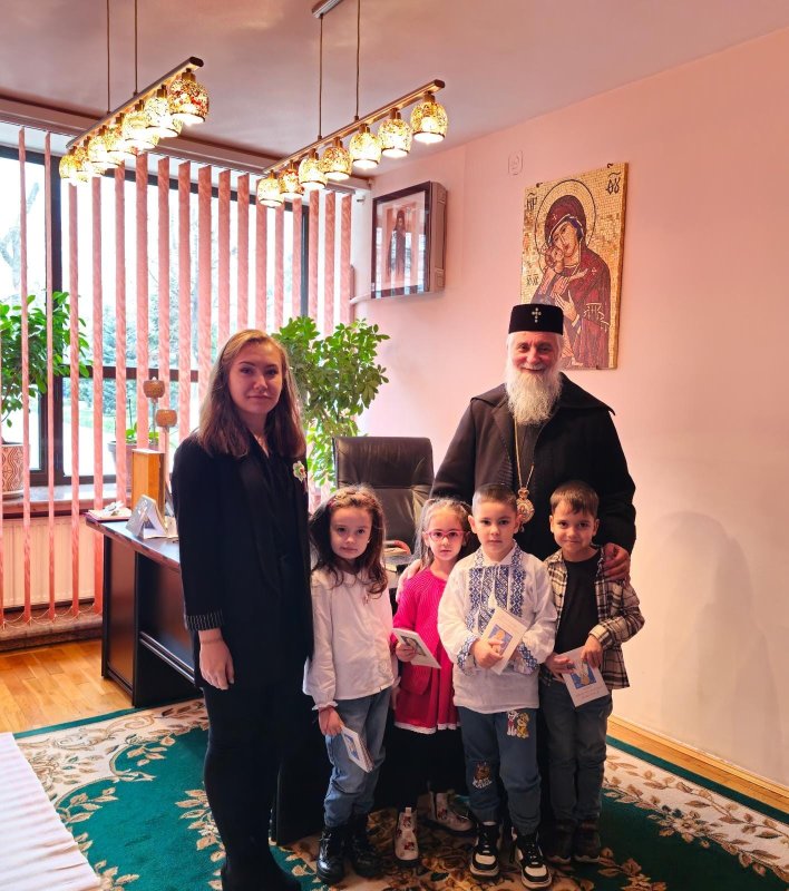 Preşcolarii Grădiniţei „Sfânta Tatiana” din Craiova, la Mitropolitul Olteniei 246102